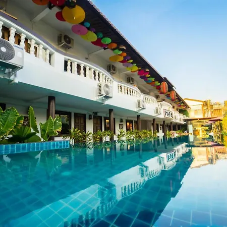 Pai Residence Chiangmai Gate